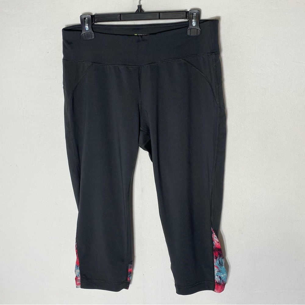 Tek Gear Yoga Black Capri Leggings with Floral Accents L Activewear Workout